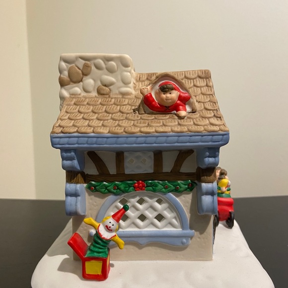 Santa’s Workshop candle holder - Picture 5 of 6